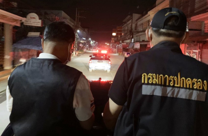Chiang Rai Only seven groups of people can travel during the curfew