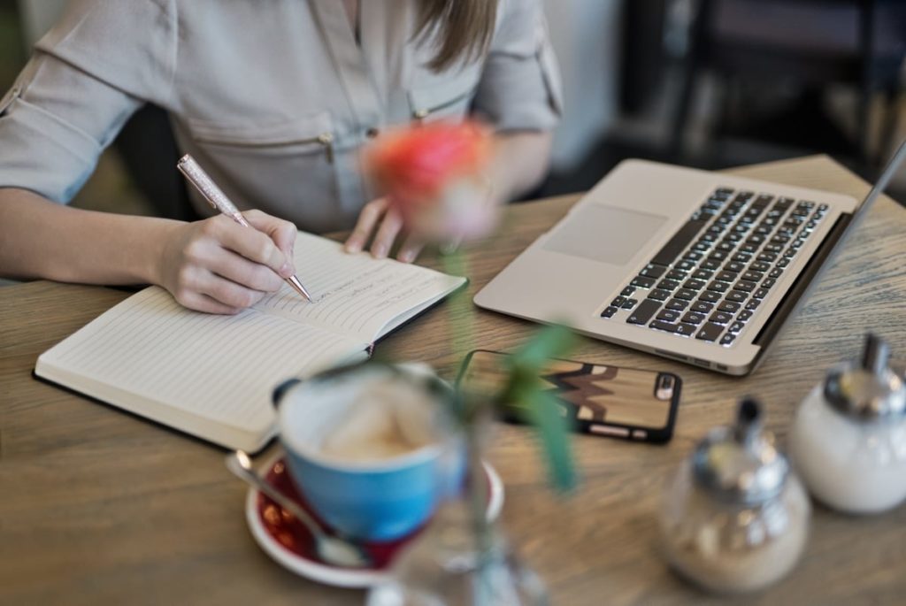 Law Firms Should Outsource Their Legal Research and Writing