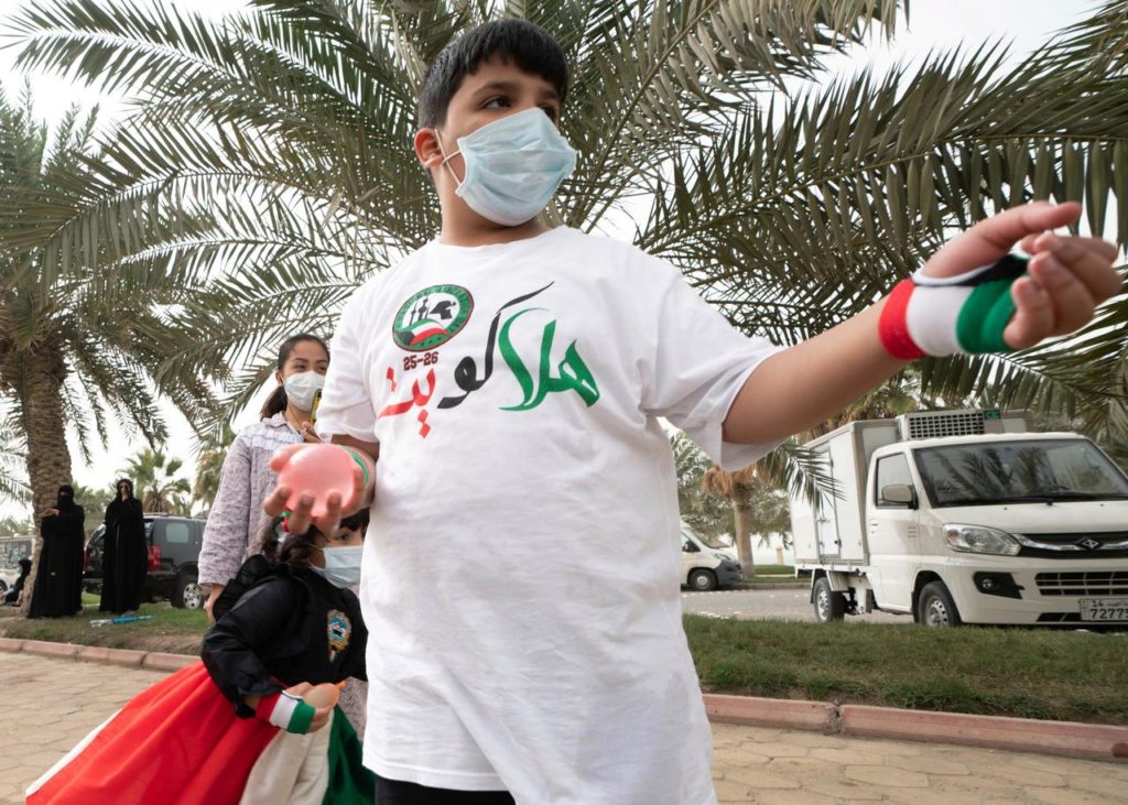Kuwait and Qatar face masks, coronavirus cases