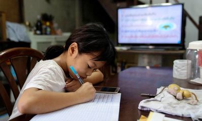 Volunteer teachers, Thailand, TV Classes, students