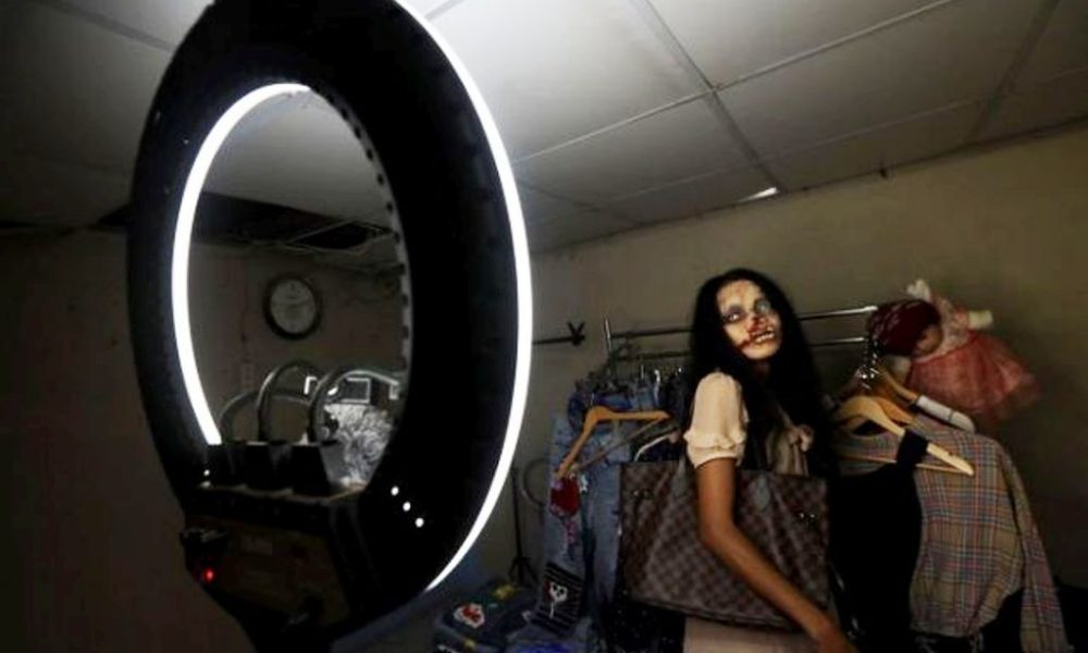 Thai Zombie Online Retailer Selling the Clothing of Dead People
