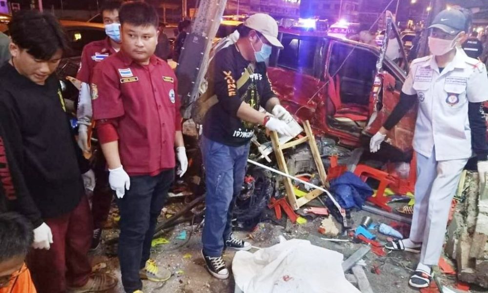 Car Crashes into Roadside Restaurant in Chiang Rai, 1 Dead, 7 Injured