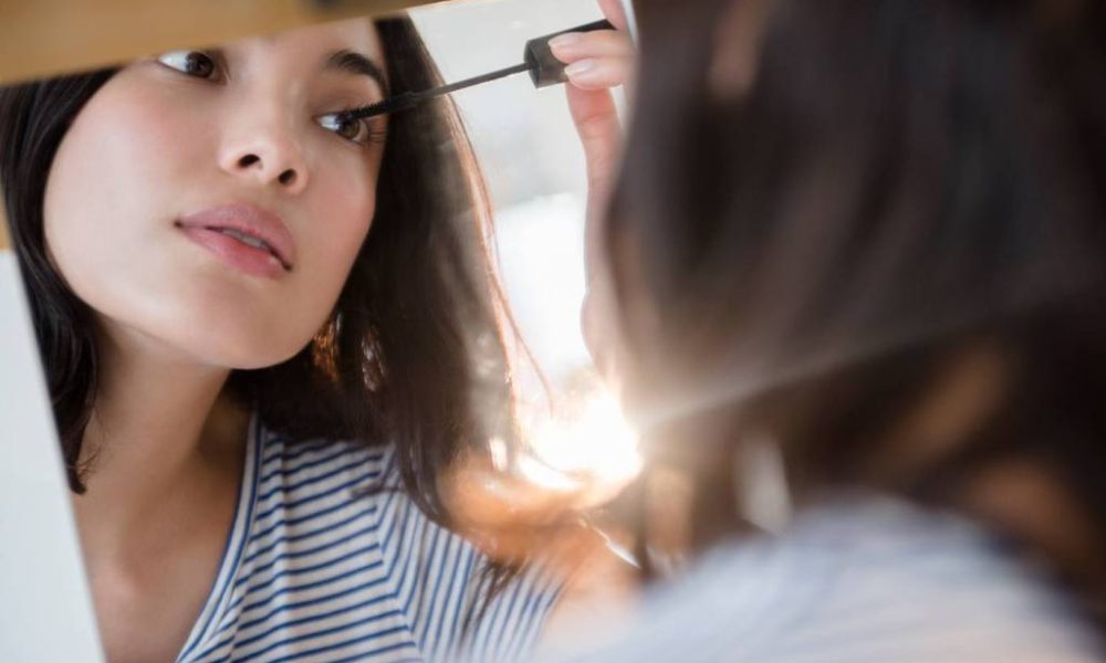 Effective Remedies to Grow Your Eyelashes Quickly