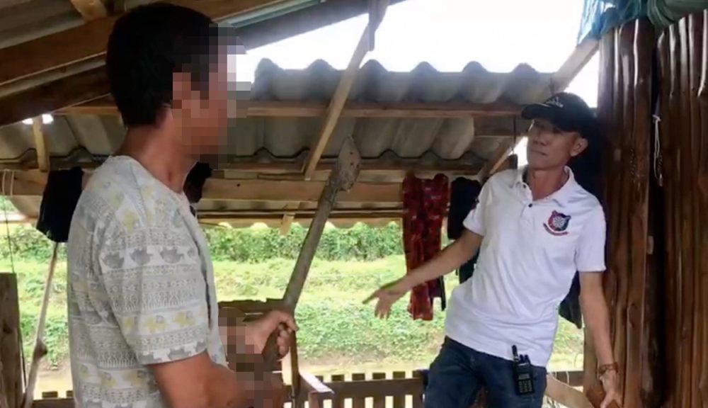 เขยสุดทนพ่อตาขู่ขายสมบัติ แถมท้าให้สู้คว้าเสียมตีดับ