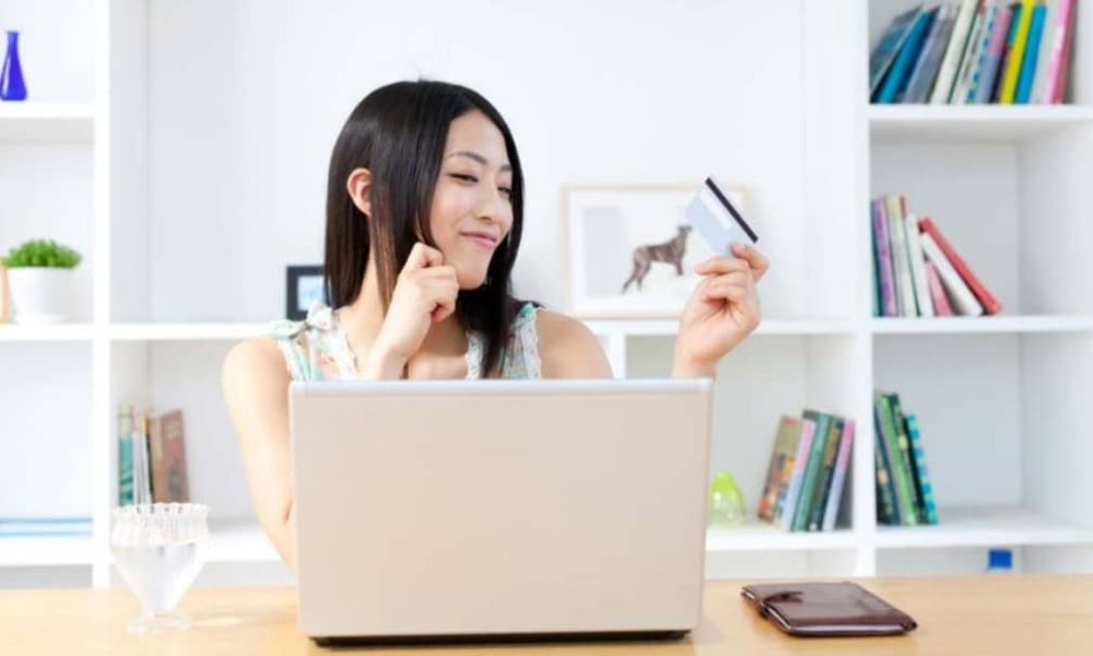 Online shopping grows by double digits in South Korea in October