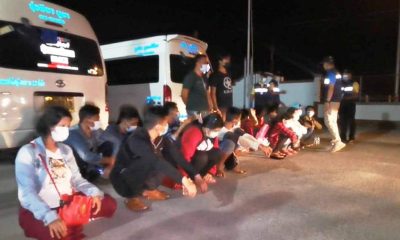 Van Drivers Busted Transporting Illegal Migrants to Samut Sakhon