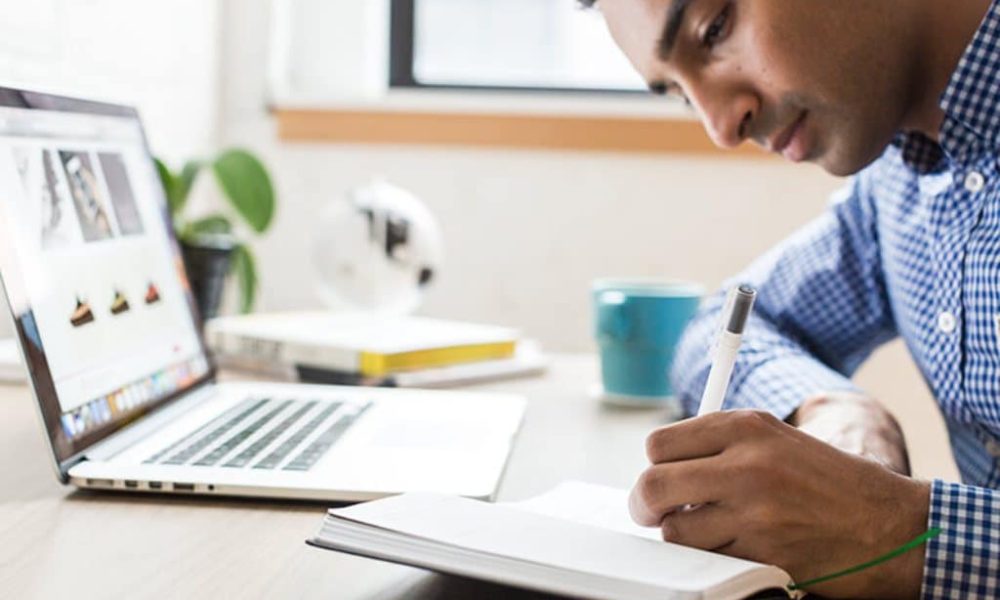 Why Many Students Take Advantage of a Cheap Essay Writing Service