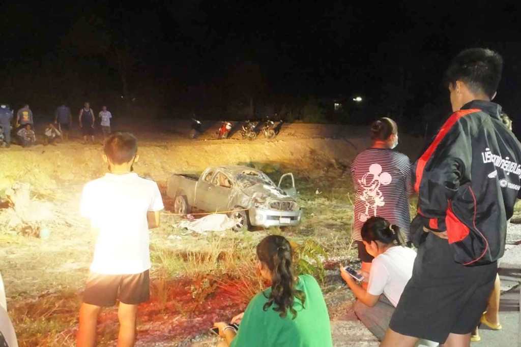 Driver Killed After Pickup Crashes and Overturns n Central Thailand