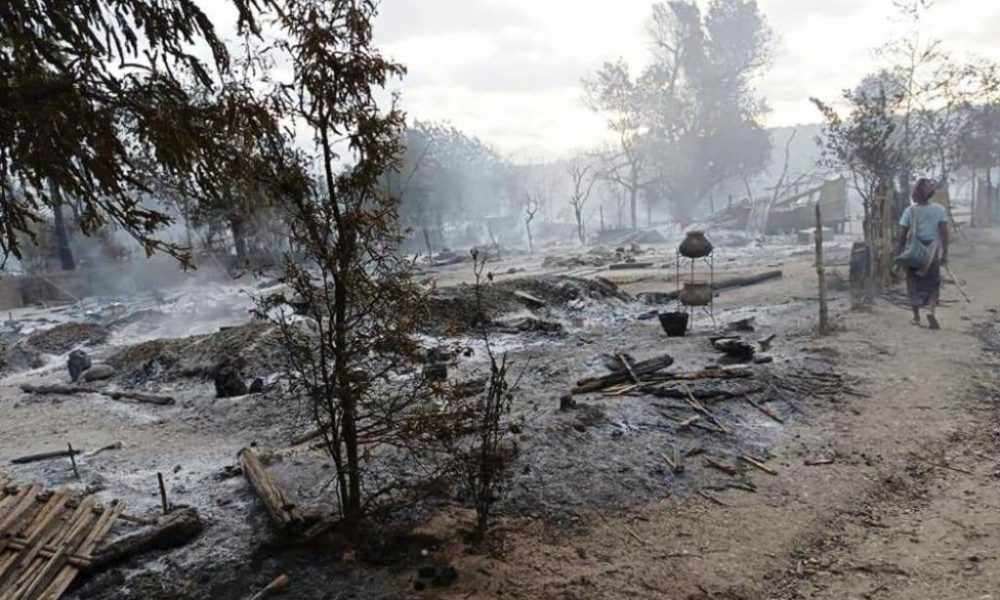 Myanmar fire, myanmar army, junat, village, troops