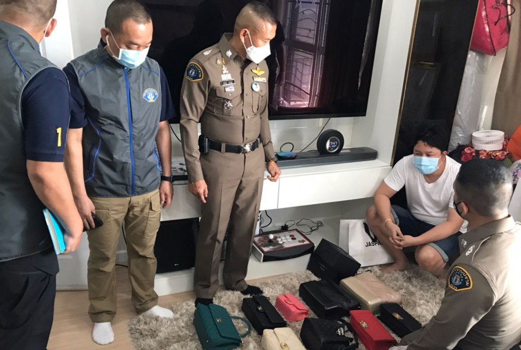 Two Arrested for Stealing Mobile Phone Cards Worth 200 Million Baht