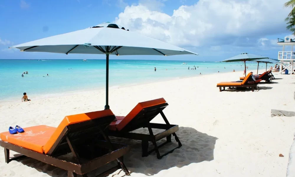 Philippines Plans Reopening to Vaccinated Foreign Tourists