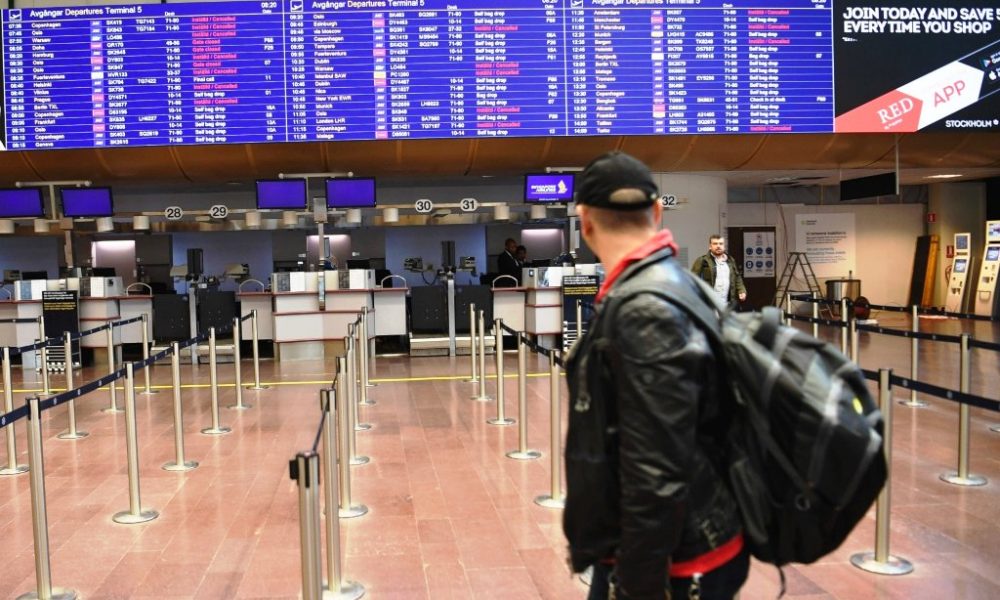 Omicron Variant Causes Thousands of Flights to Be Cancelled