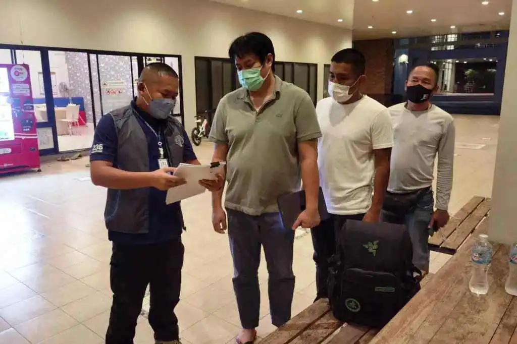 Cosmetic Surgeon Duped Out of Over a Million US
