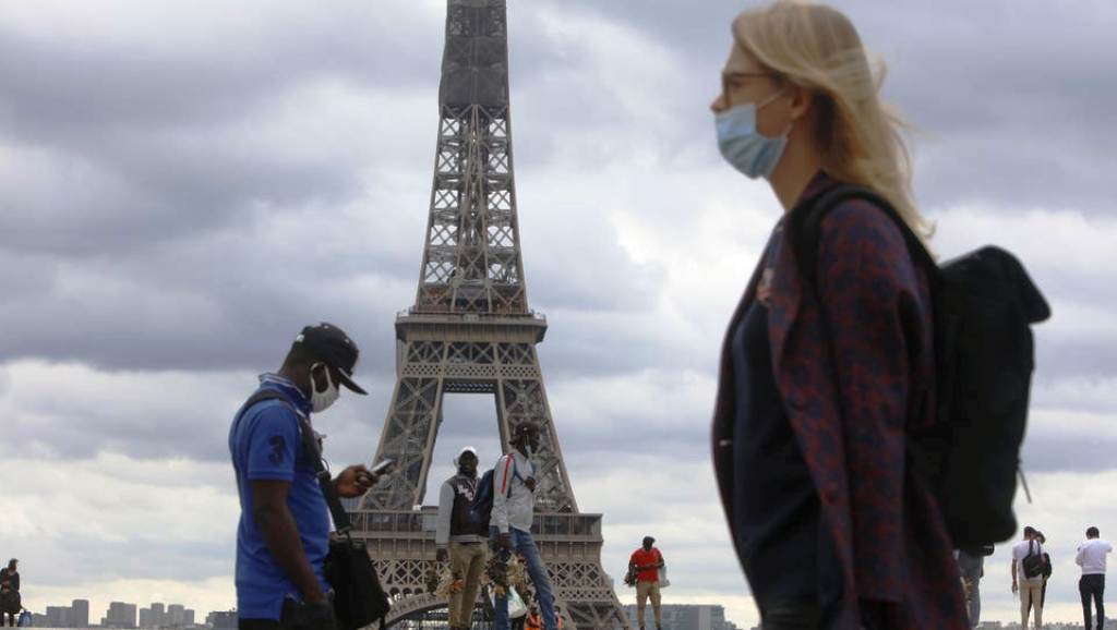 France Records Over 100,000 Omicron Cases in 24 Hours