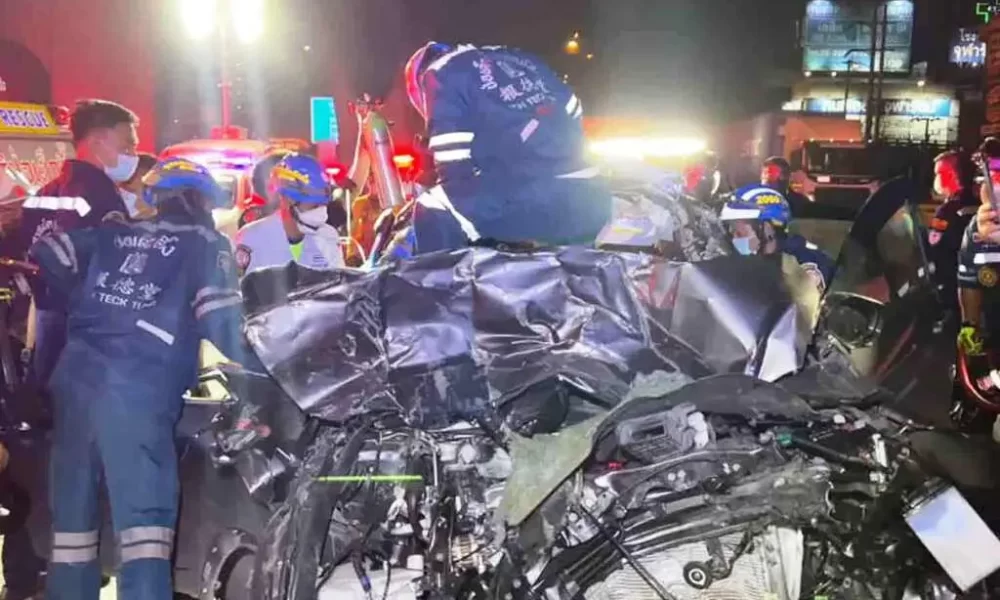 Police Officer Seriously Injured After Crashing into Rear of Lorry