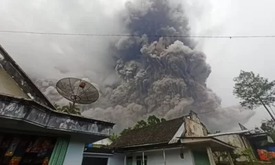 Thousands Flee Indonesian Mount