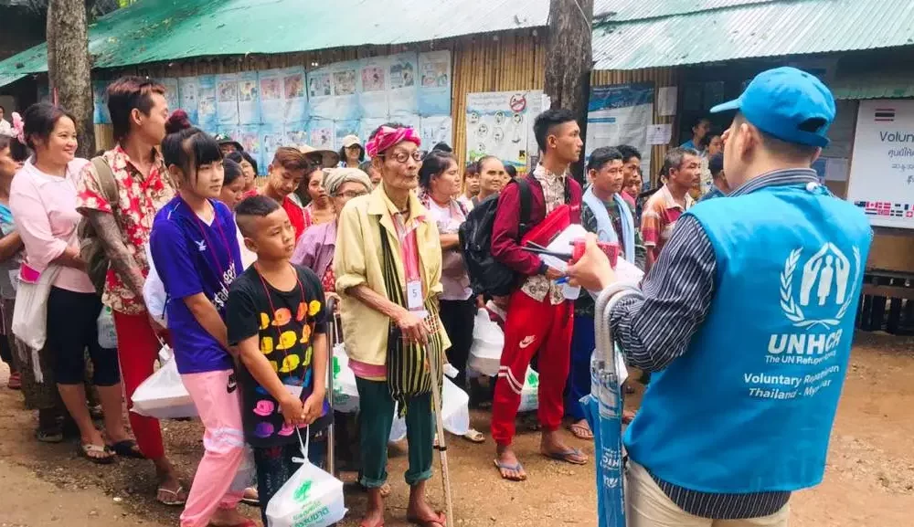 Thousands of Myanmar Refugees Flee into Northern Thailand