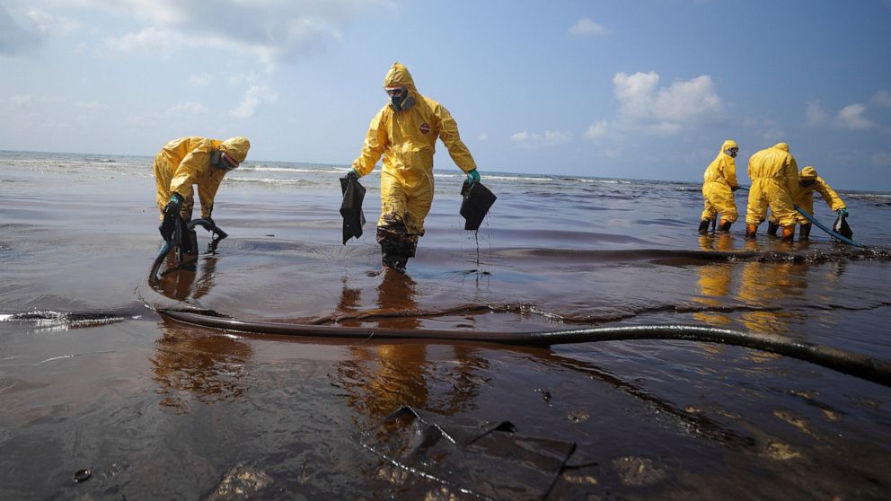 Navy Fights to Stop Oil Spill from Hitting Koh Samet