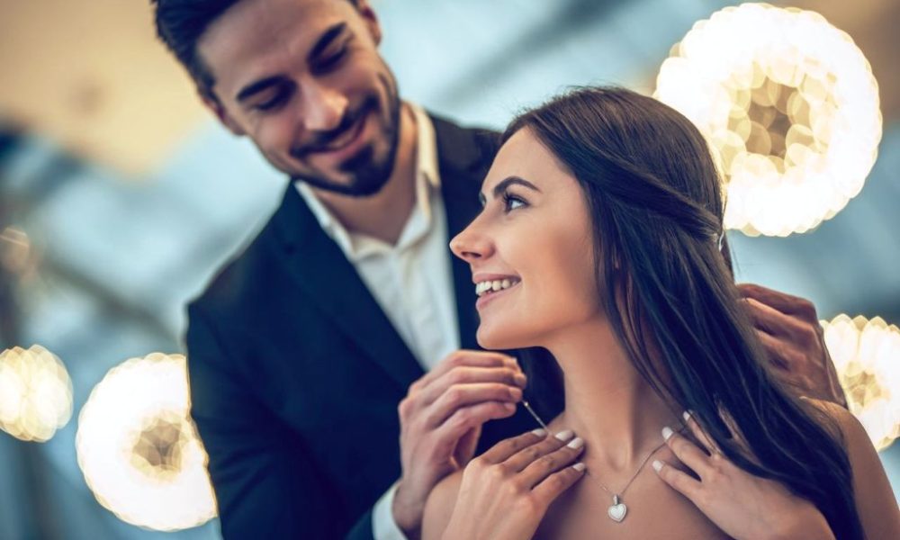 5 Ways to Make Someone Feel Special With a Diamond Pendant