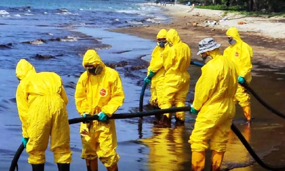 Hotels Report 40% Booking Cancellations Due to Oil Spill