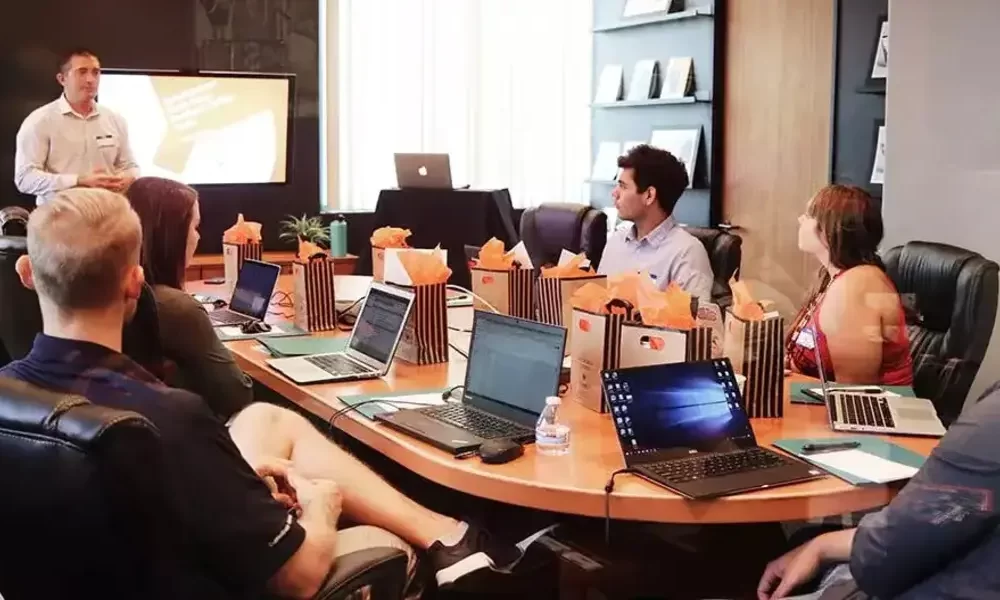 Manage CEO Reputation