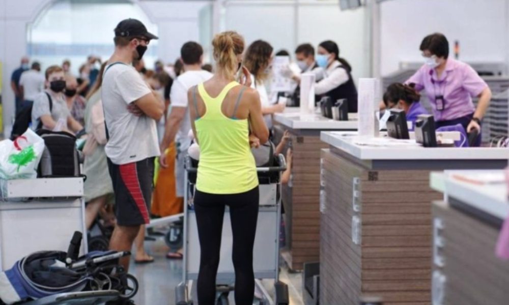 More than 5,000 Russian Tourists Stranded in Thailand