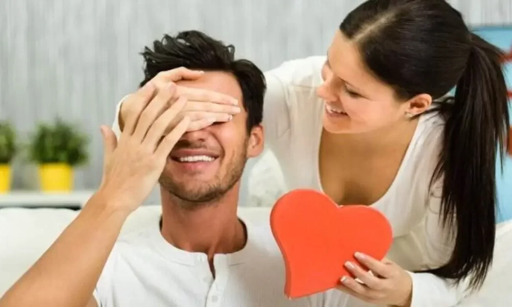7 Gifting Ideas To Surprise Your Love
