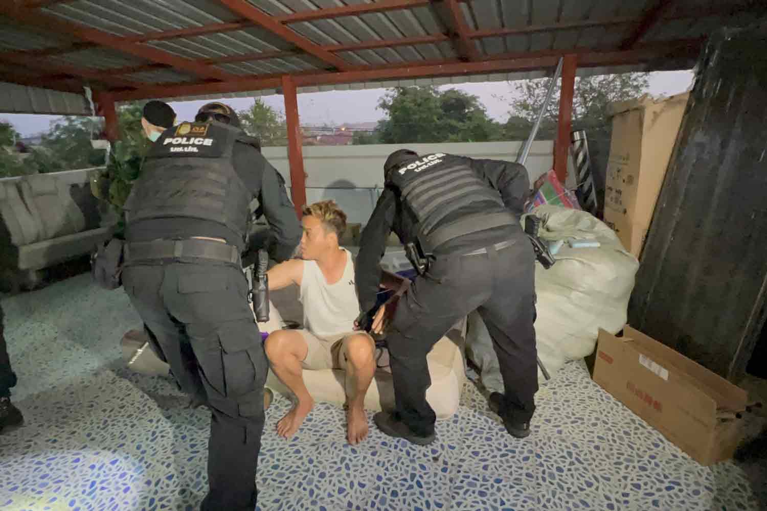 Chiang Rai Man Arrested for Smuggling Bt500 Million in Drug Money into Myanmar