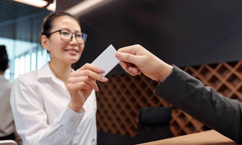 Top Guide for Choosing the Best Business Card Paper