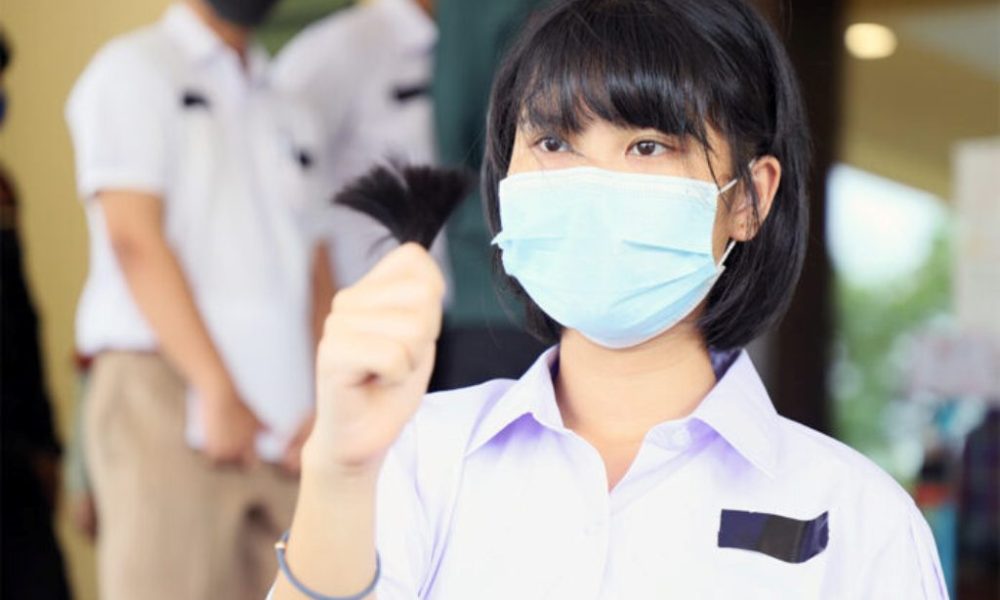 Teachers Told to Keep Their Hands of Students Hair