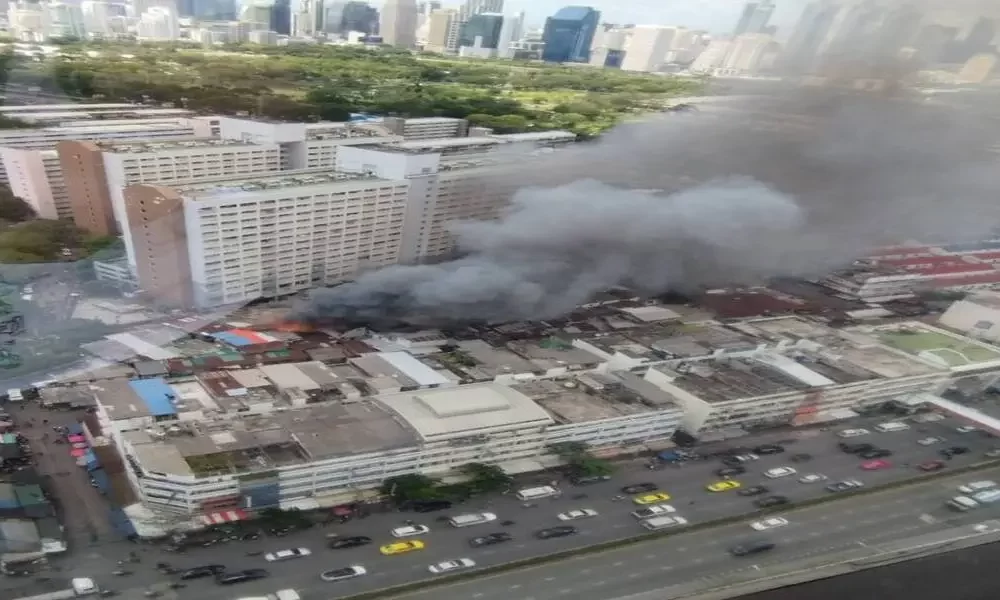 30 Houses Destroyed In Bangkok’s Bon Kai Community Razed By Fire