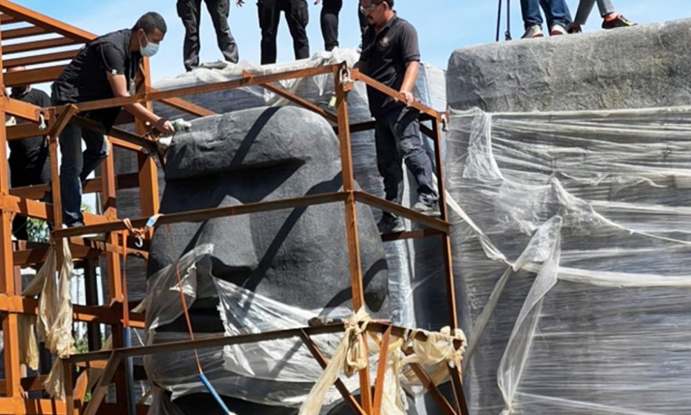 Police in Thailand Find 200Kg of Crystal Meth in "Moai" Statues