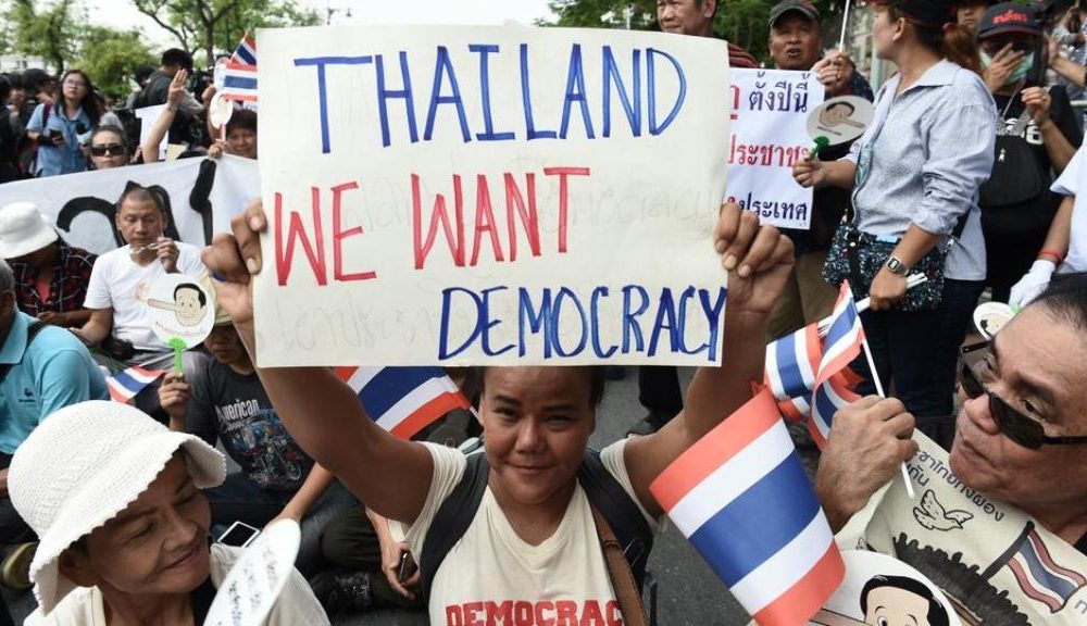Young Thai Want Democracy Not Elitist Family Rule