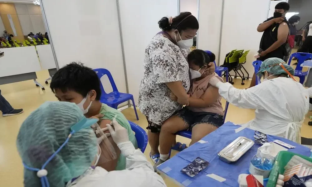 Registration For Free COVID-19 Vaccine Boosters Begins Wednesday At Bang Sue Grand Station