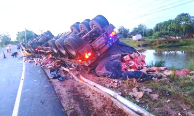 Beer Truck Crashes and Overturns Killing 44 Year-Old Driver