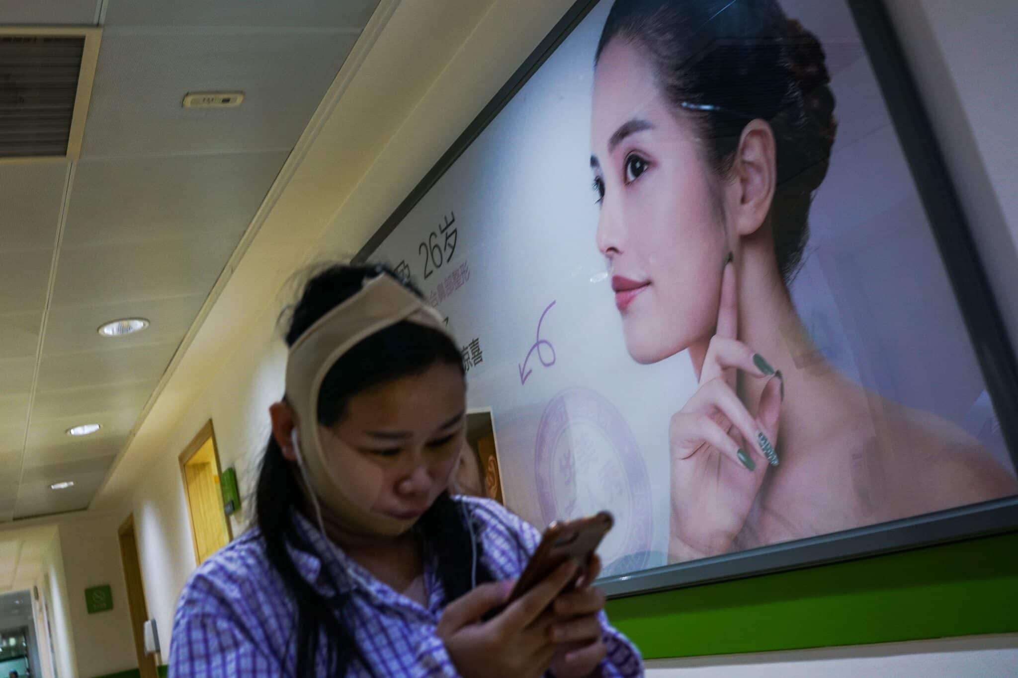 Female Plastic Surgeon's for Cosmetic Surgery in the Top 3 in Singapore