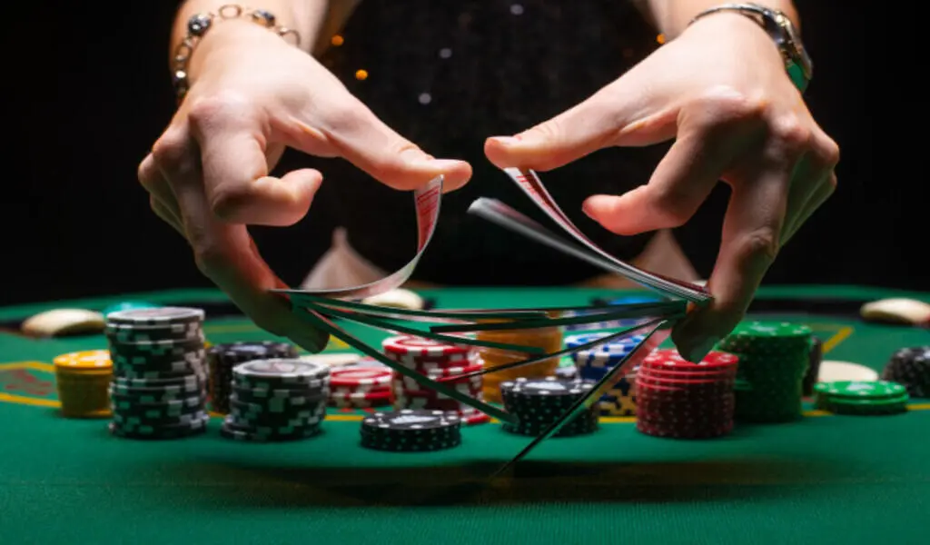 MGM China To Inject $594 Million Into Macau Unit to Re-tender For Casino License