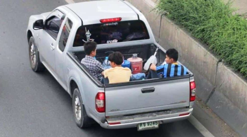 Truck Passengers Exempt From 2,000-Baht Seat Belt Fine