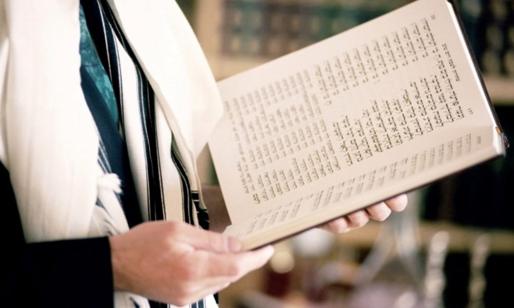 Many Jewish Families Buying Yahrzeit Calendars for 2023