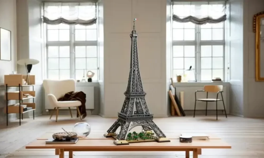 BLACK FRIDAY 2022: LEGO EIFFEL TOWER COMES AT A PRICE OF 1M50.