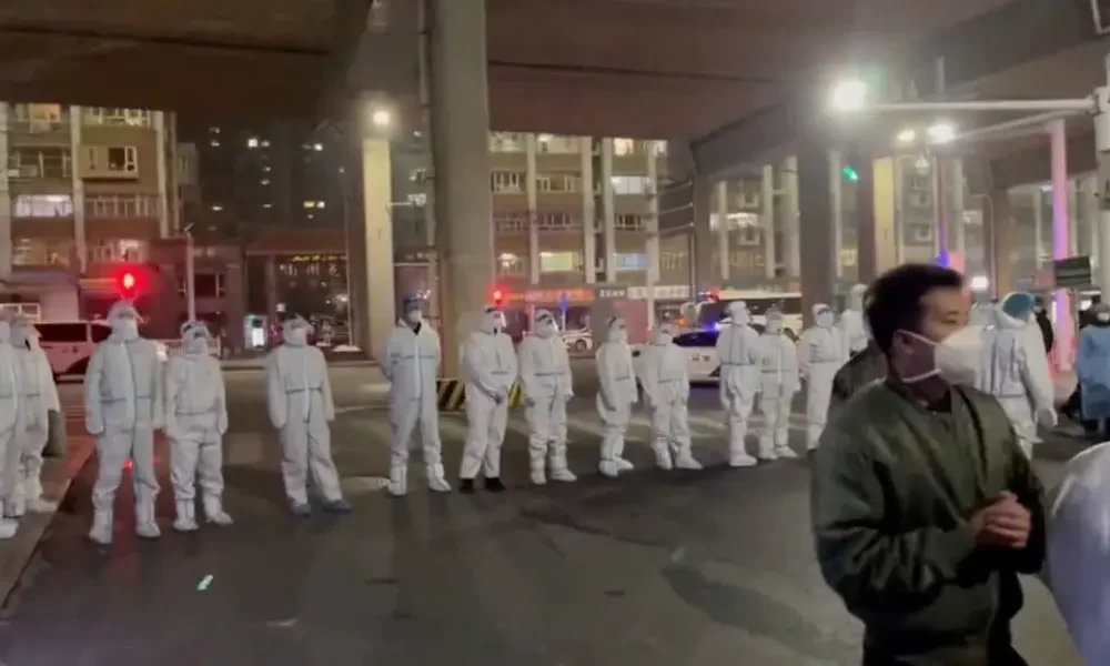 Rare COVID Protests have Broken Out in China's Xinjiang Region After Deadly Fire