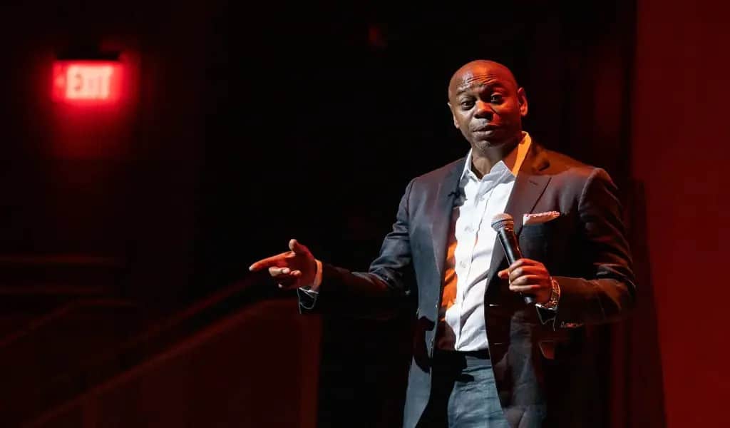'SNL' Staff Writers Boycott Show Over Dave Chappelle Hosting Gig