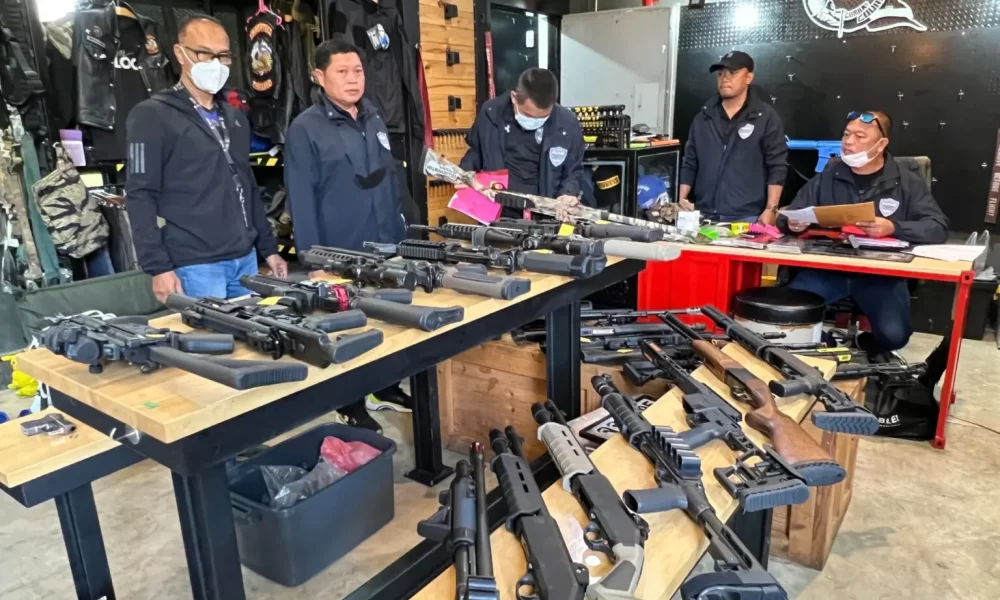 Police Arrest 4 Men Selling Homemade Weapons Online