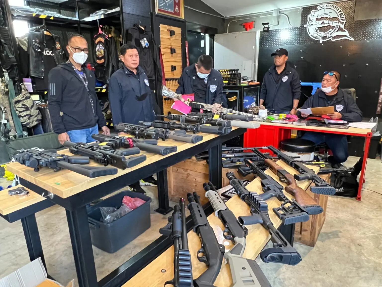 Police Arrest 4 Men Selling Homemade Weapons Online