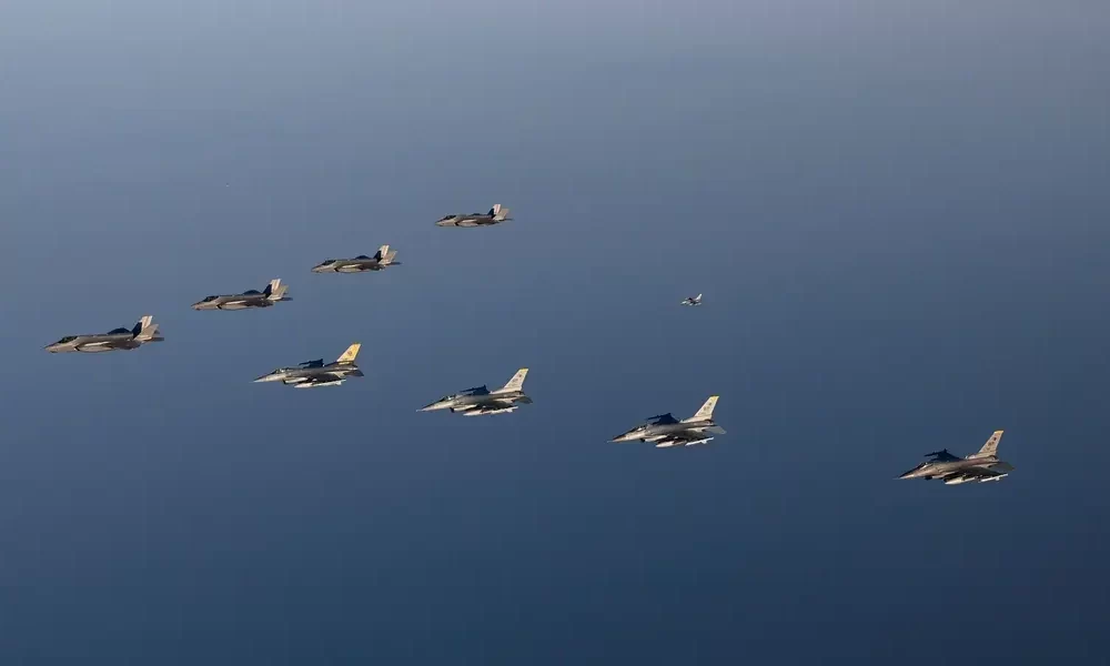 China ‘Sends Record Number Of Fighter Jets’ Toward Taiwan in 24 Hours