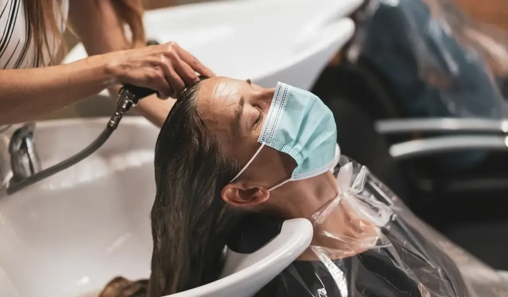 Home Salon Services Are Better Than Shop Salon Services: How?