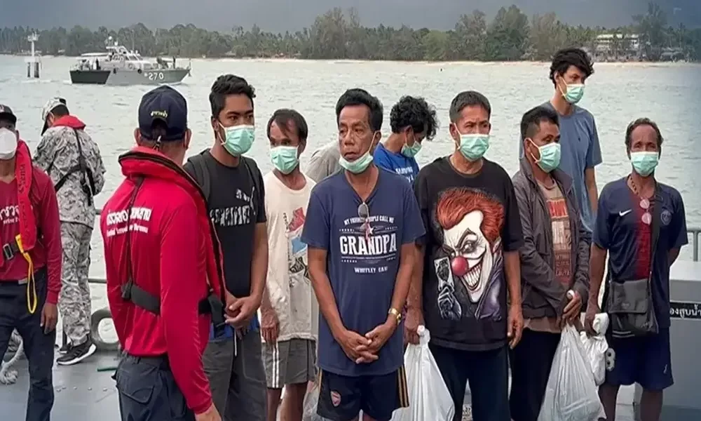A four-Meter Wave Capsized a Tugboat Off Pha Ngan, All Crew Rescued