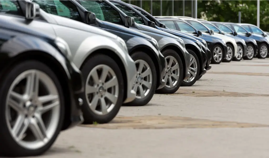Auto Stocks Race For Profits