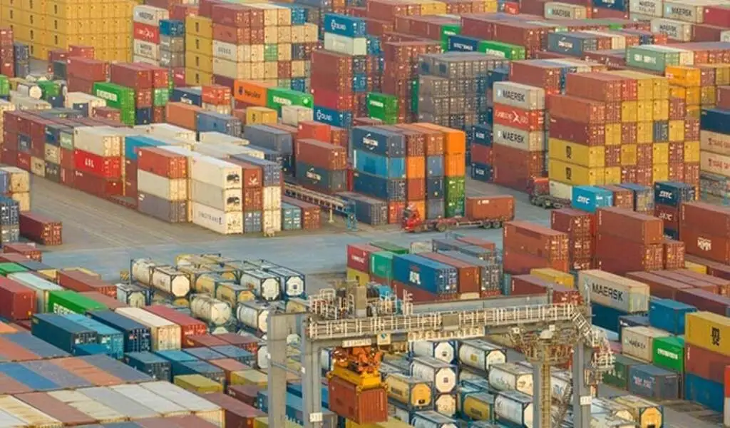 China's 2022 Economic Growth Seen as its Lowest in 40 Years