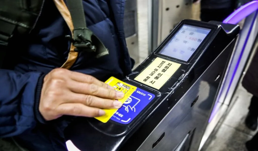 Seoul Subway, Bus Fares To Increase By 300 Or 400 Won